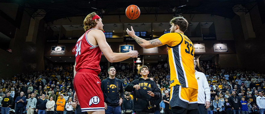 Men's basketball game tip-off