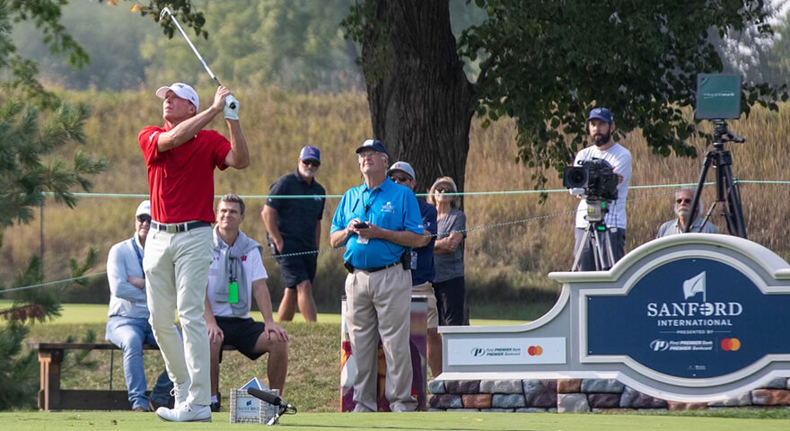 Photo of golfer Steve Stricker by Jay Pickthorn, Sanford Health